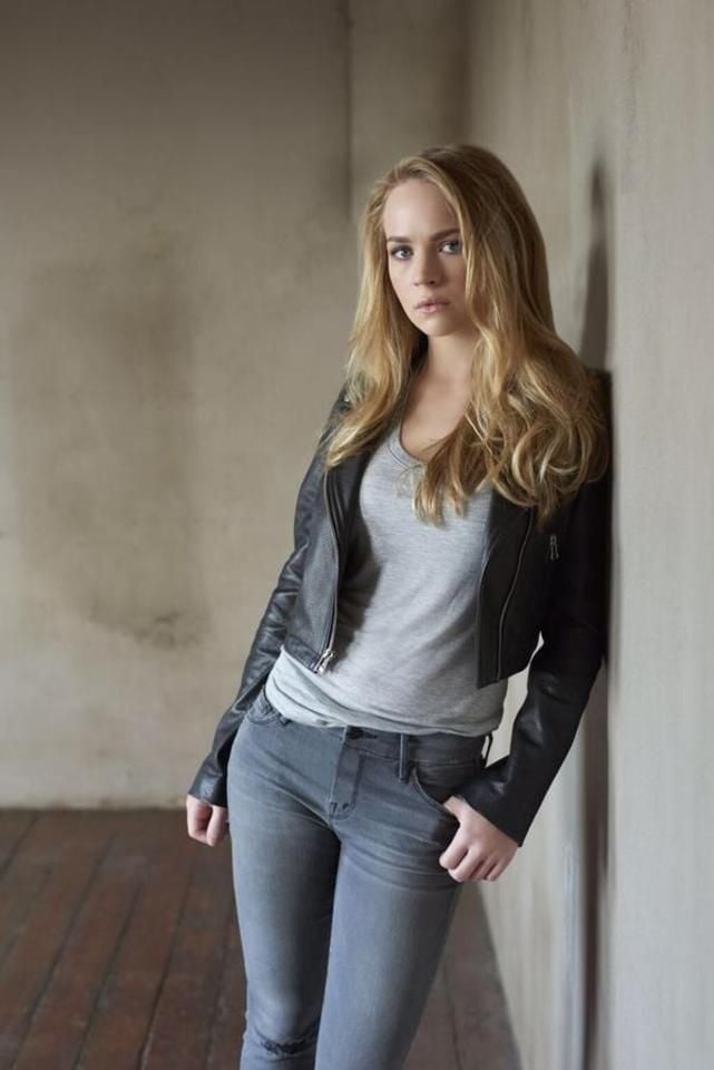 Britt Robertson