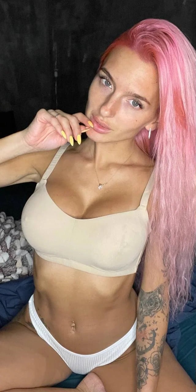 Olya La