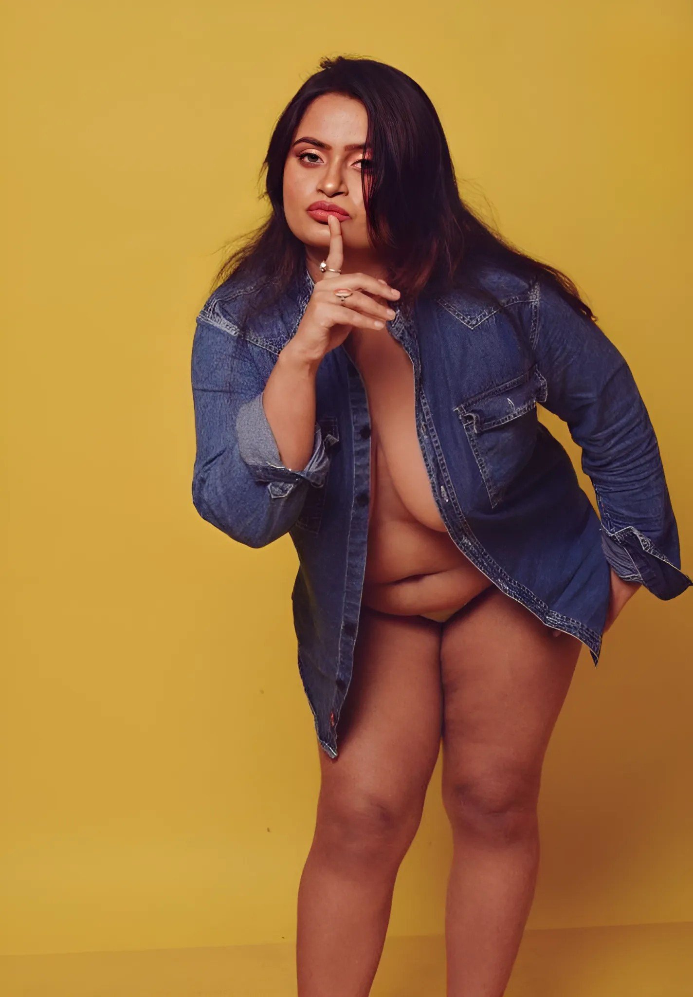 Tania (Bong Girl)